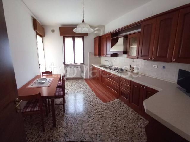 Appartamento in affitto a Sud-Ovest, Brenzone