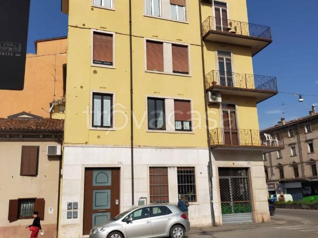 Appartamento in affitto a Centro storico, Brenzone