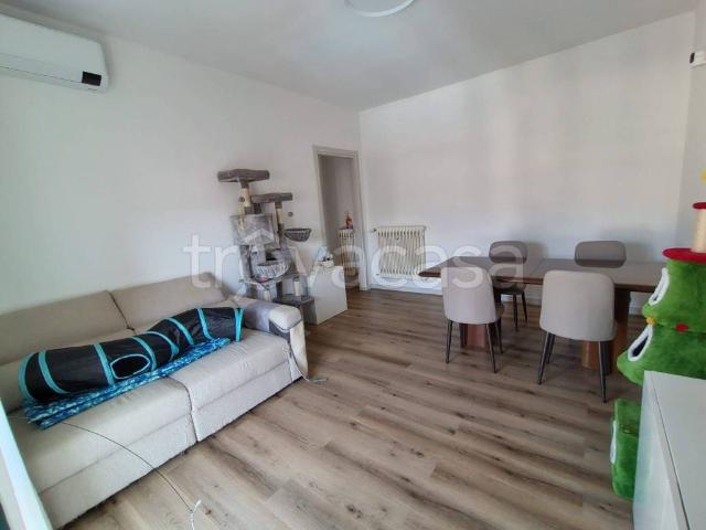 Appartamento in affitto a Villongo, Lombardia