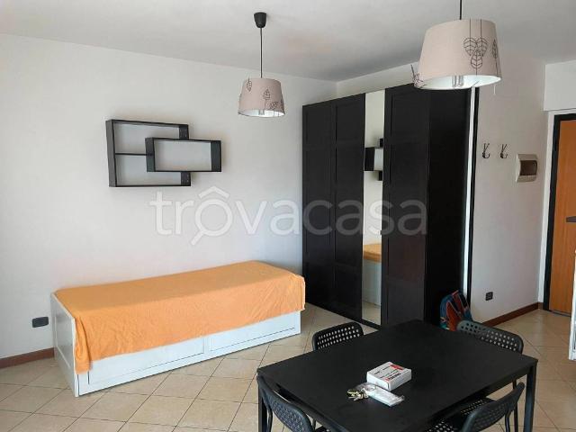 Appartamento in affitto a Castelletto, Abbiategrasso