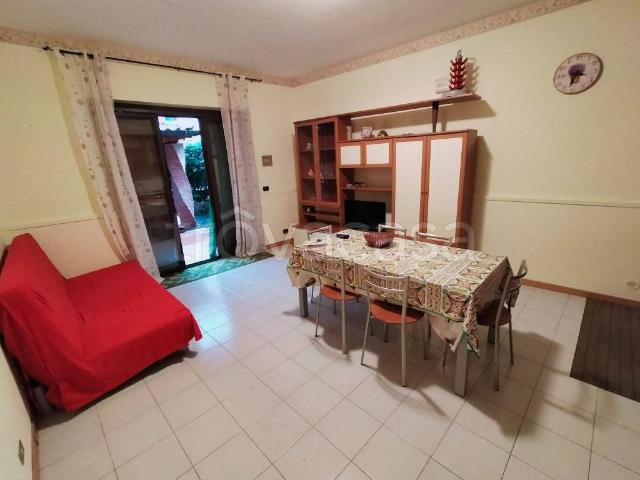 Appartamento in affitto a Capomulini, Acireale