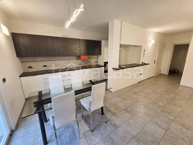 Appartamento in affitto a Comunità Alto Garda e Ledro, Riva