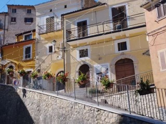 Appartamento in vendita a Prezza, L'Aquila