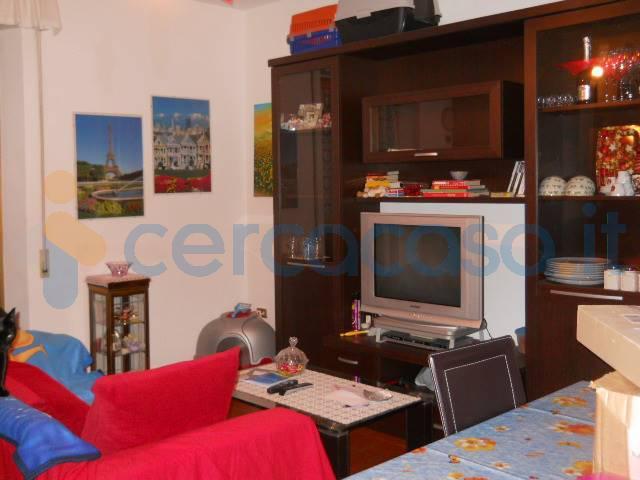 Appartamento in affitto a Centro Direzionale, Prato