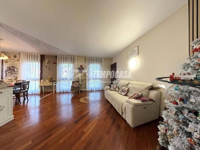 Villa Indipendente in vendita a Giarre, Abano Terme Bagni