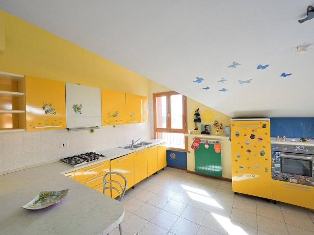 Appartamento in vendita a Abbiategrasso, Milano