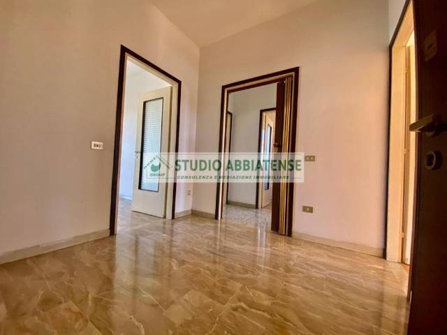 Appartamento in vendita a Abbiategrasso, Lombardia