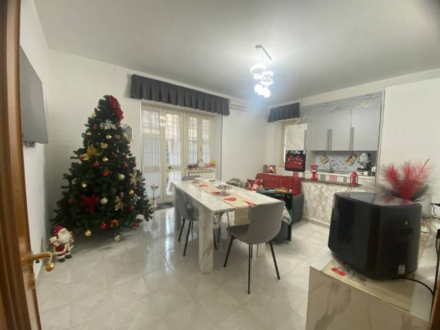 Appartamento in vendita a Acerra, Napoli