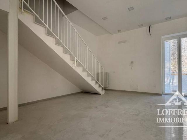 Appartamento in vendita a Acerra, Campania