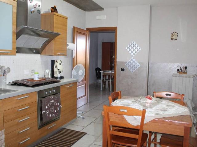 Appartamento in vendita a Acerra, Napoli