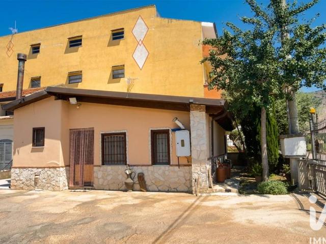 Villa Indipendente in vendita a Acerra, Campania