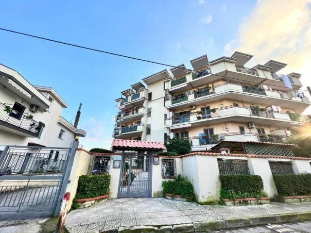 Appartamento in vendita a Acerra, Campania