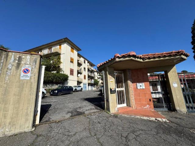 Appartamento in vendita a Ficarazzi, Aci Castello