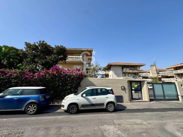 Appartamento in vendita a Aci Castello, Sicilia