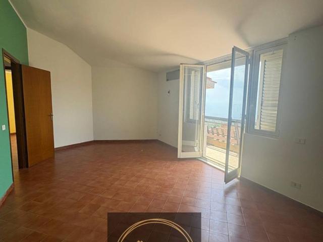 Appartamento in vendita a Ficarazzi, Aci Castello