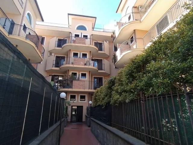 Appartamento in vendita a Aci Santa Lucia, Aci Catena