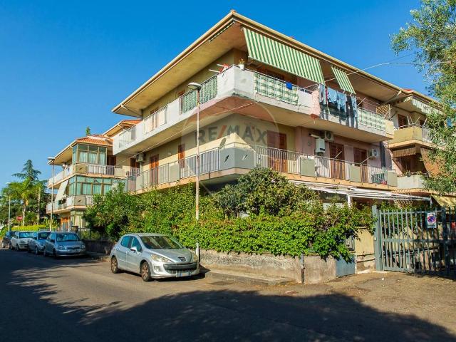 Appartamento in vendita a Aci Sant'antonio, Catania