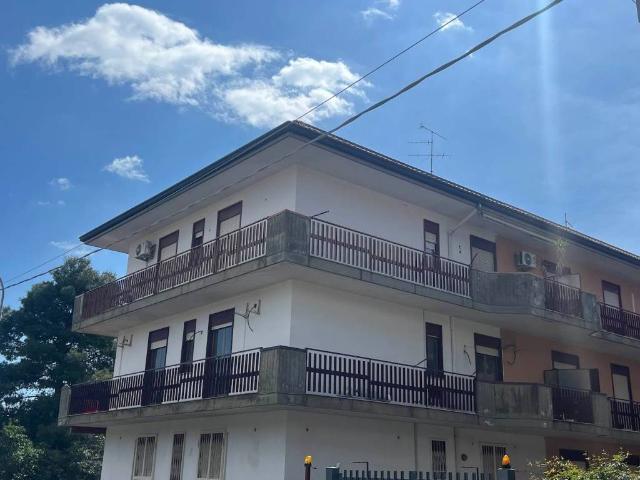 Appartamento in vendita a Aci Sant'antonio, Sicilia