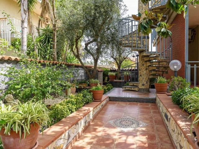 Appartamento in vendita a Aci Sant'antonio, Catania