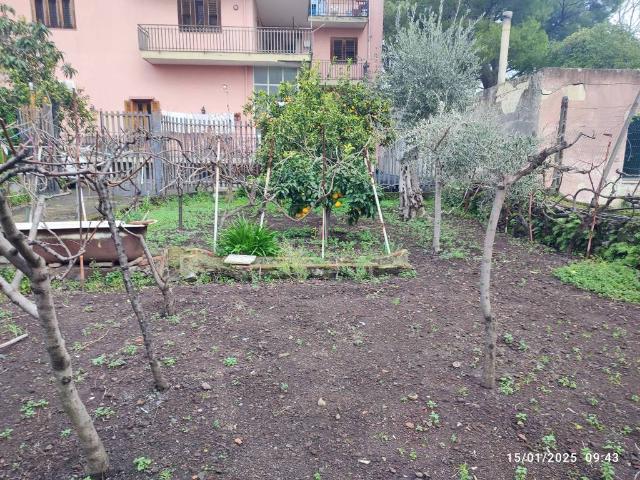 Appartamento in vendita a Aci Sant'antonio, Sicilia
