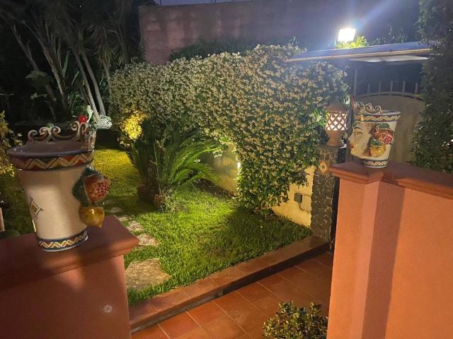 Appartamento in vendita a Aci Sant'antonio, Sicilia