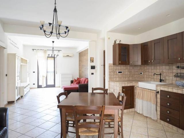 Appartamento in vendita a Aci Sant'antonio, Catania