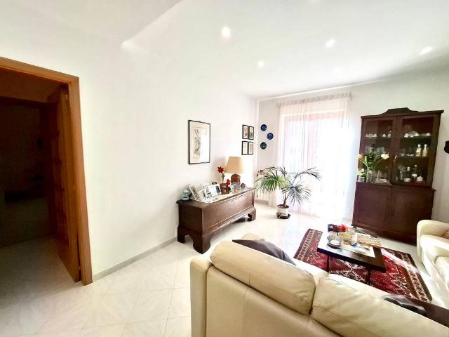 Appartamento in vendita a Aci Sant'antonio, Sicilia