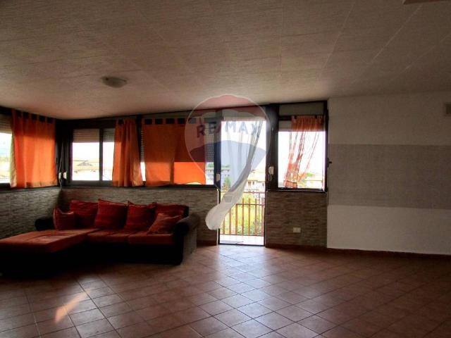 Appartamento in vendita a Aci Sant'antonio, Catania