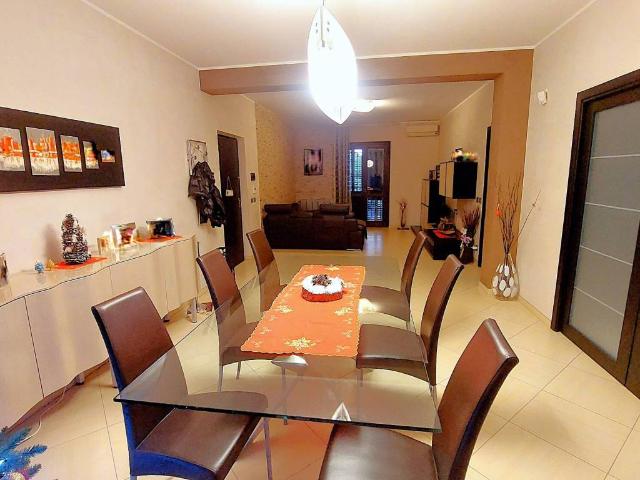Appartamento in vendita a Acireale, Sicilia