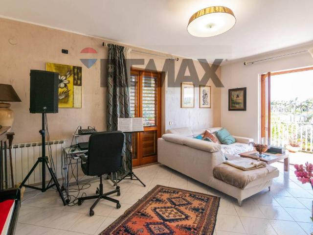 Appartamento in vendita a Acireale, Sicilia