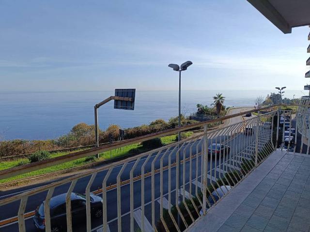 Appartamento in vendita a Acireale, Sicilia