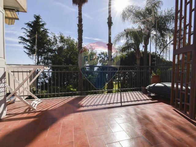 Appartamento in vendita a Acireale, Catania