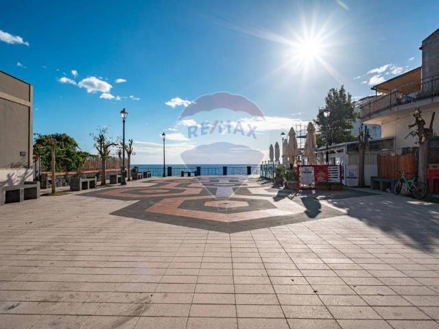 Appartamento in vendita a Acireale, Catania