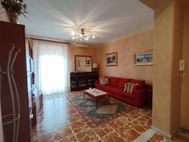 Appartamento in vendita a Sciarelle, Acireale