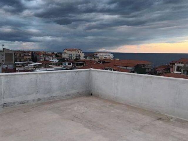 Appartamento in vendita a Acireale, Catania