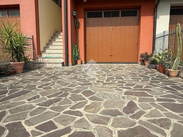 Appartamento in vendita a Acquafredda, Lombardia
