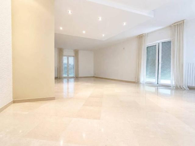 Appartamento in vendita a Puglia, Bari