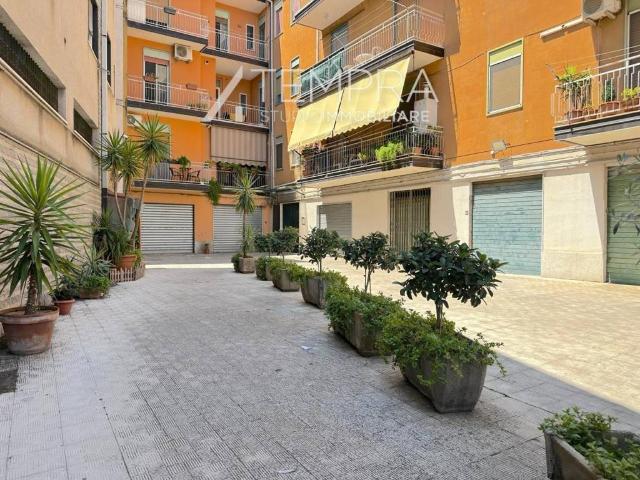 Appartamento in vendita a Adrano, Sicilia