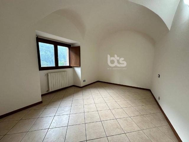 Appartamento in vendita a Adrara San Martino, Lombardia