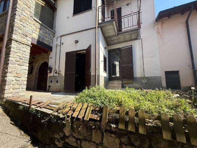 Appartamento in vendita a Adrara San Rocco, Lombardia