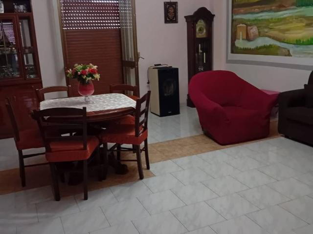 Appartamento in vendita a Calabria, Reggio Calabria