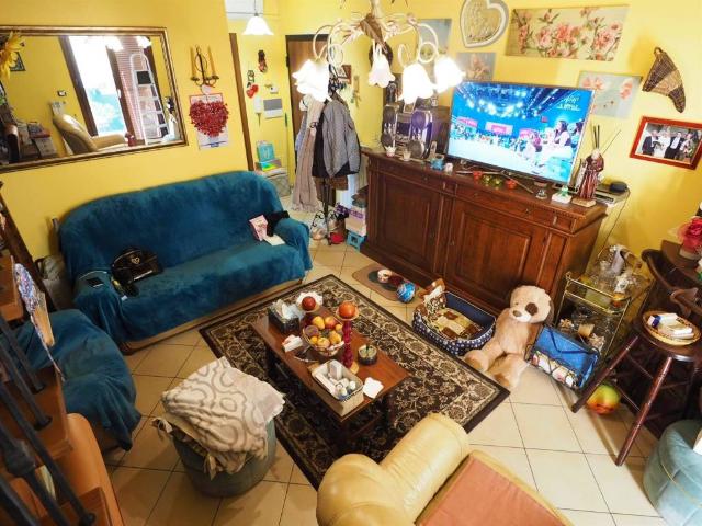 Appartamento in vendita a Agliana, Toscana