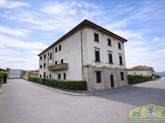 Appartamento in vendita a Agliana, Toscana