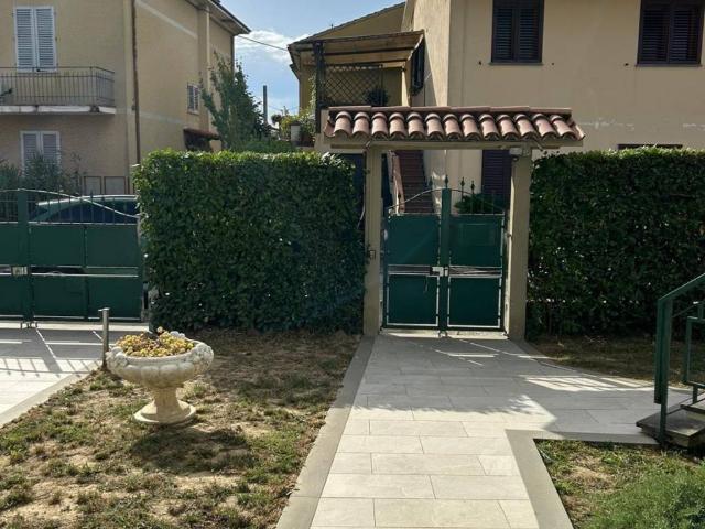 Appartamento in vendita a Agliana, Toscana