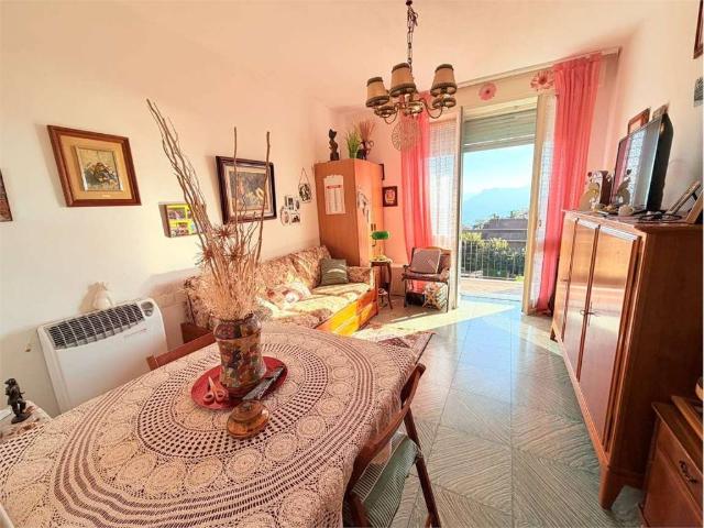 Appartamento in vendita a Vignone, Agra