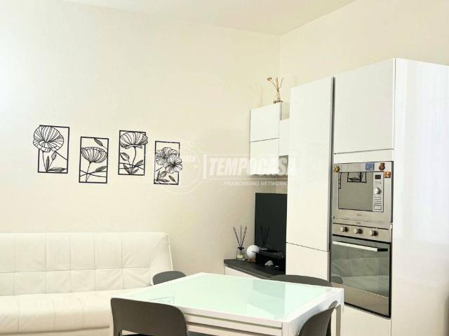 Appartamento in vendita a Agrate Brianza, Lombardia