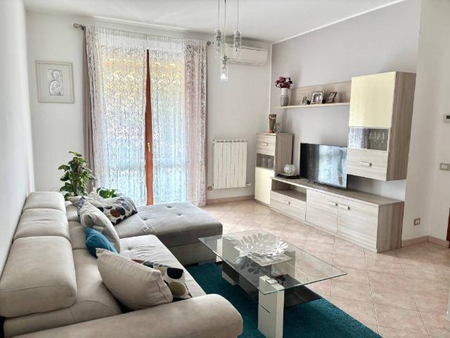 Appartamento in vendita a Agrate Brianza, Lombardia