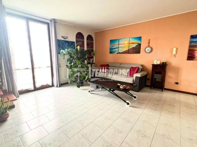 Appartamento in vendita a Agrate Brianza, Lombardia