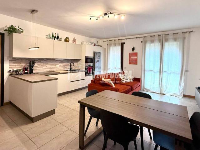 Appartamento in vendita a Agrate Brianza, Lombardia