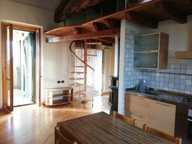 Appartamento in vendita a Aicurzio, Lombardia